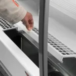 Refrigerated multideck wall case